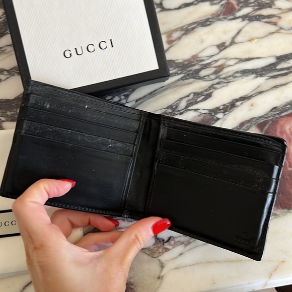 Authentic Gucci mens wallet w reciept - Picture 2 of 6